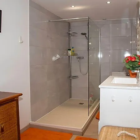 Marguerite 65 Rue Legout Lesage 76260 Et Marais